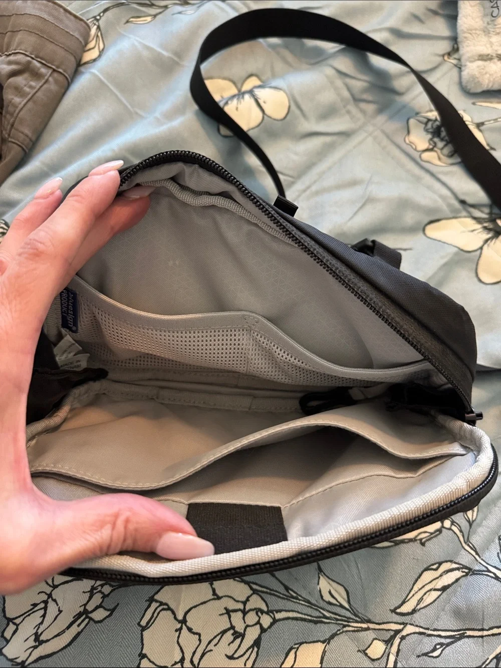 REI Black Crossbody Travel Bag - Picture 3 of 7